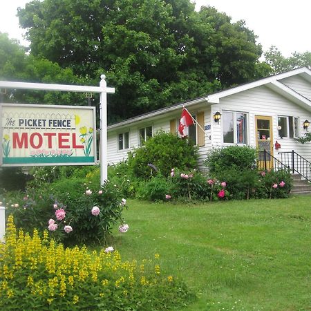 Picket Fence Motel St. Andrews By The Sea Exteriör bild