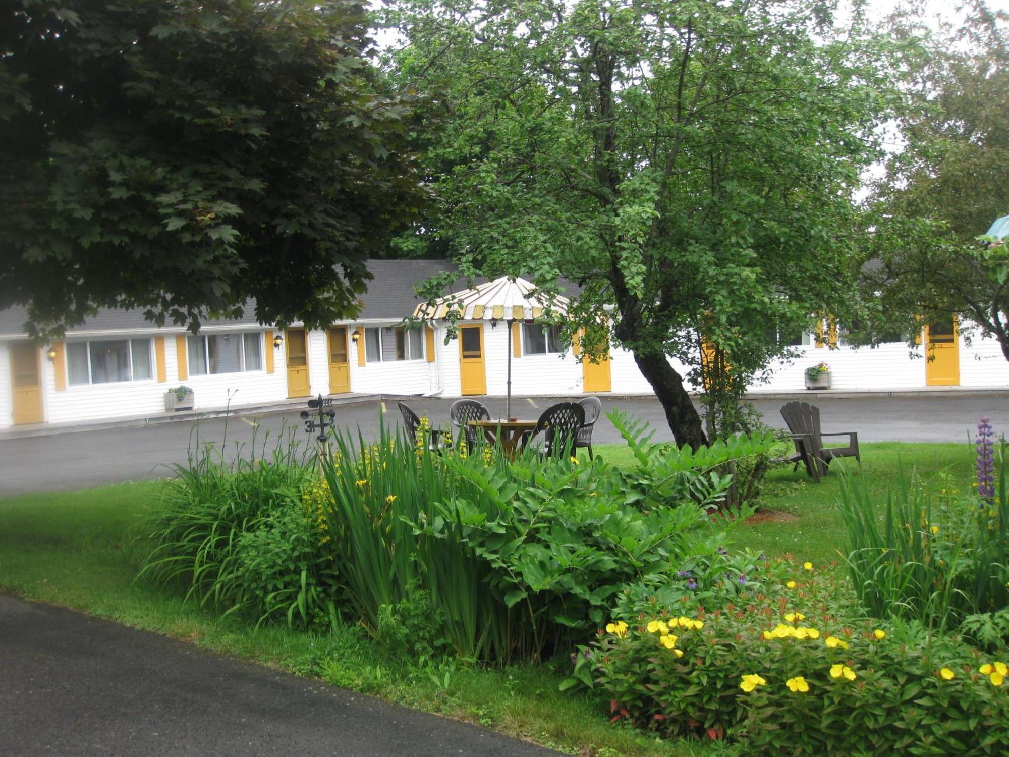 Picket Fence Motel St. Andrews By The Sea Exteriör bild